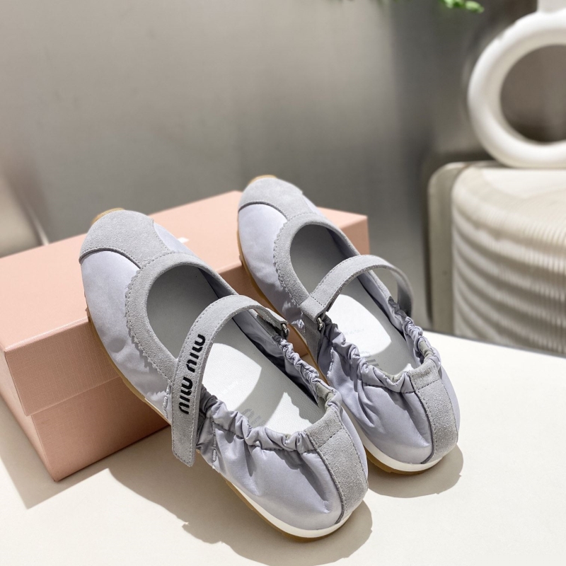 Miu Miu Casual Shoes